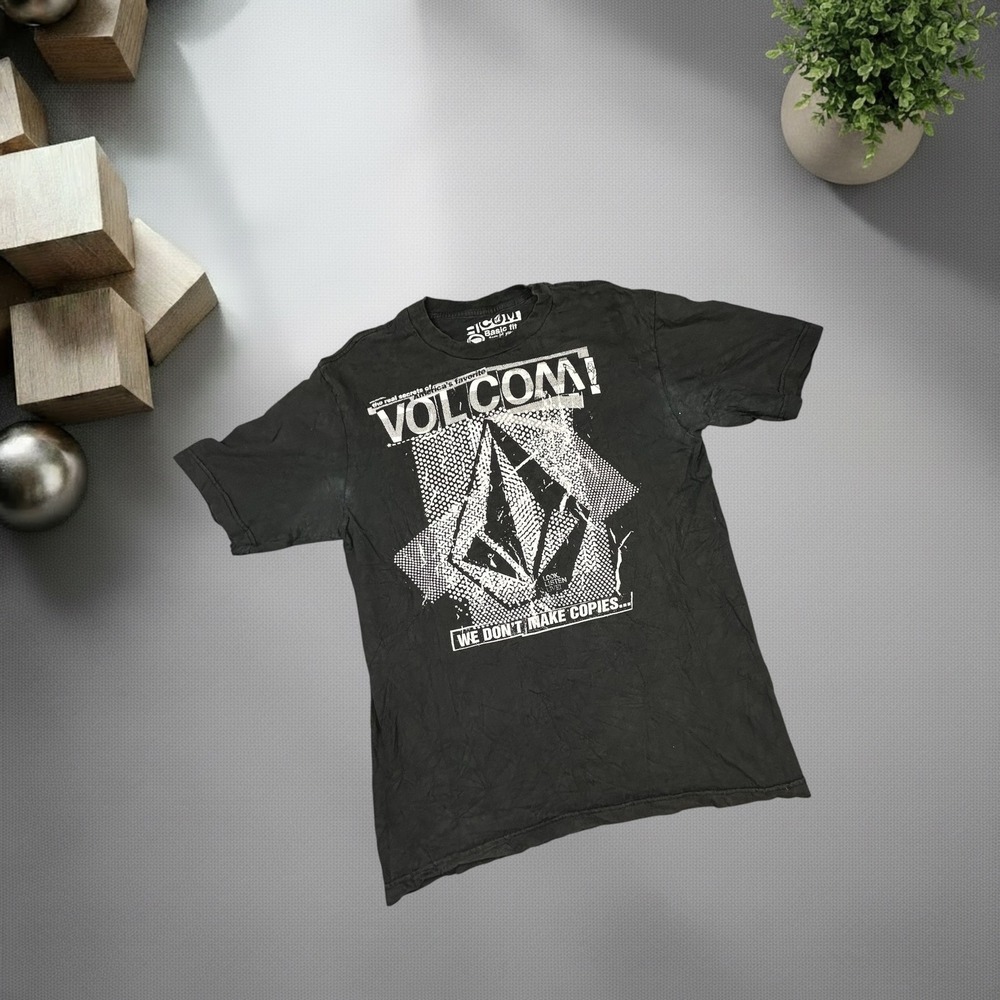 Volcom Graphic T-Shirt Mens Medium Black Y2K Skater‎ Distressed Stone Logo Tee